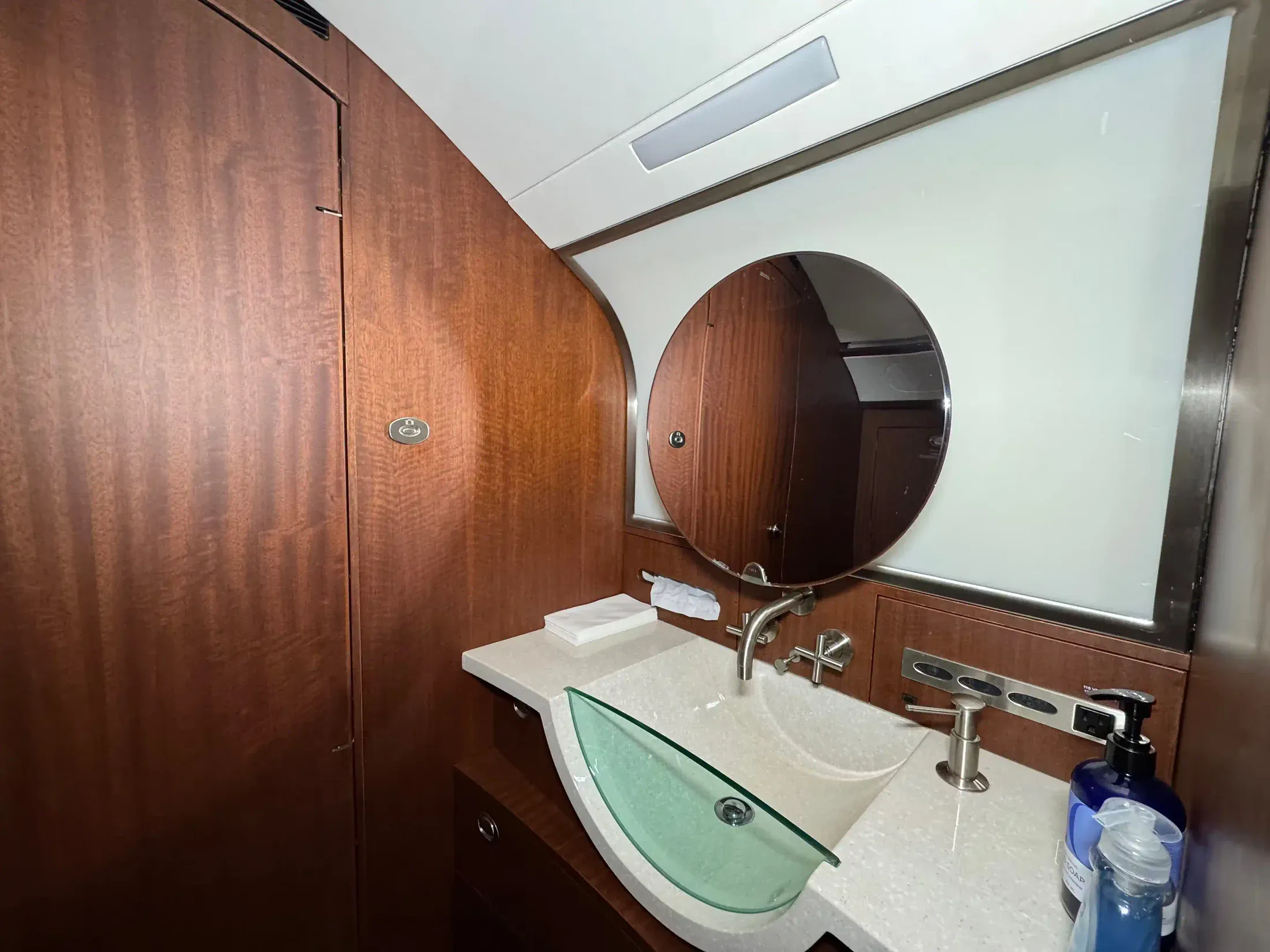 Lavatory, deep clean, mobile aircraft detailing across Arkansas, Oklahoma, Missouri and Kansas