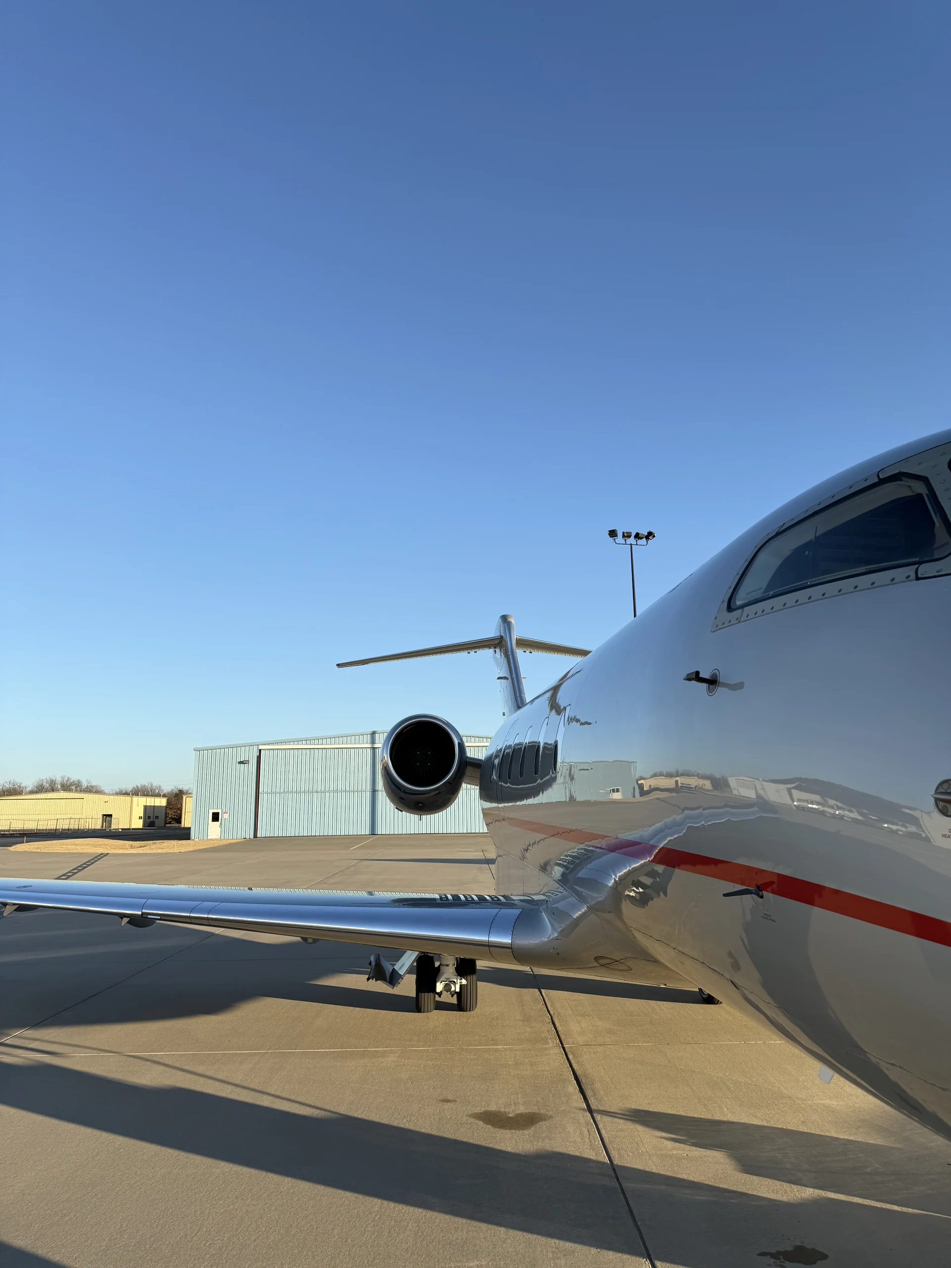 Bombardier Challenger — exterior wash