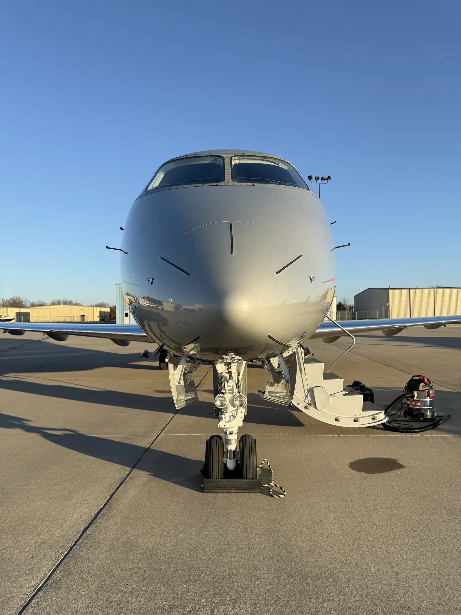Bombardier Global 5000 — exterior wash