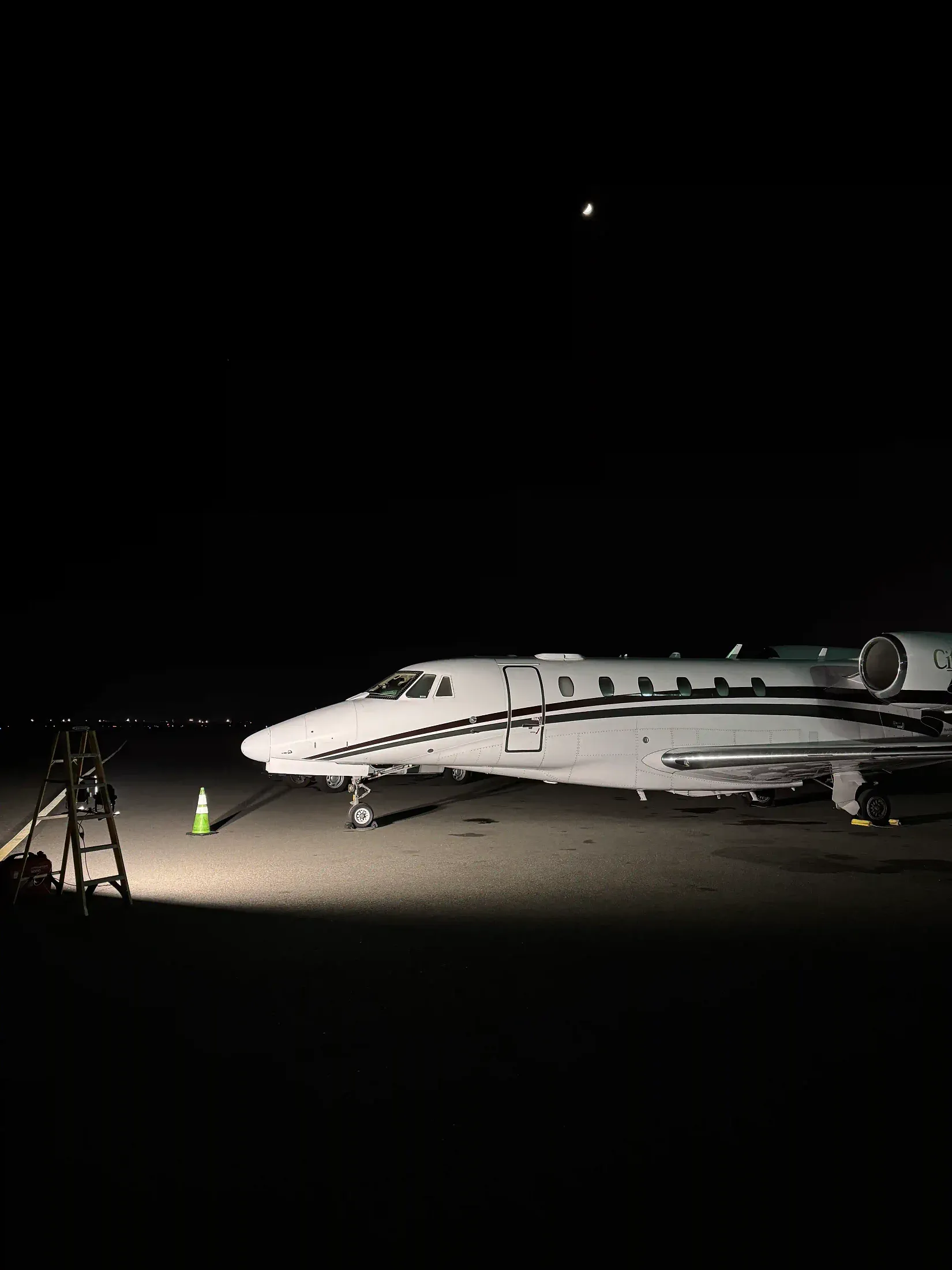 Citation X, overnight detail, aircraft detailing in Tulsa, Oklahoma