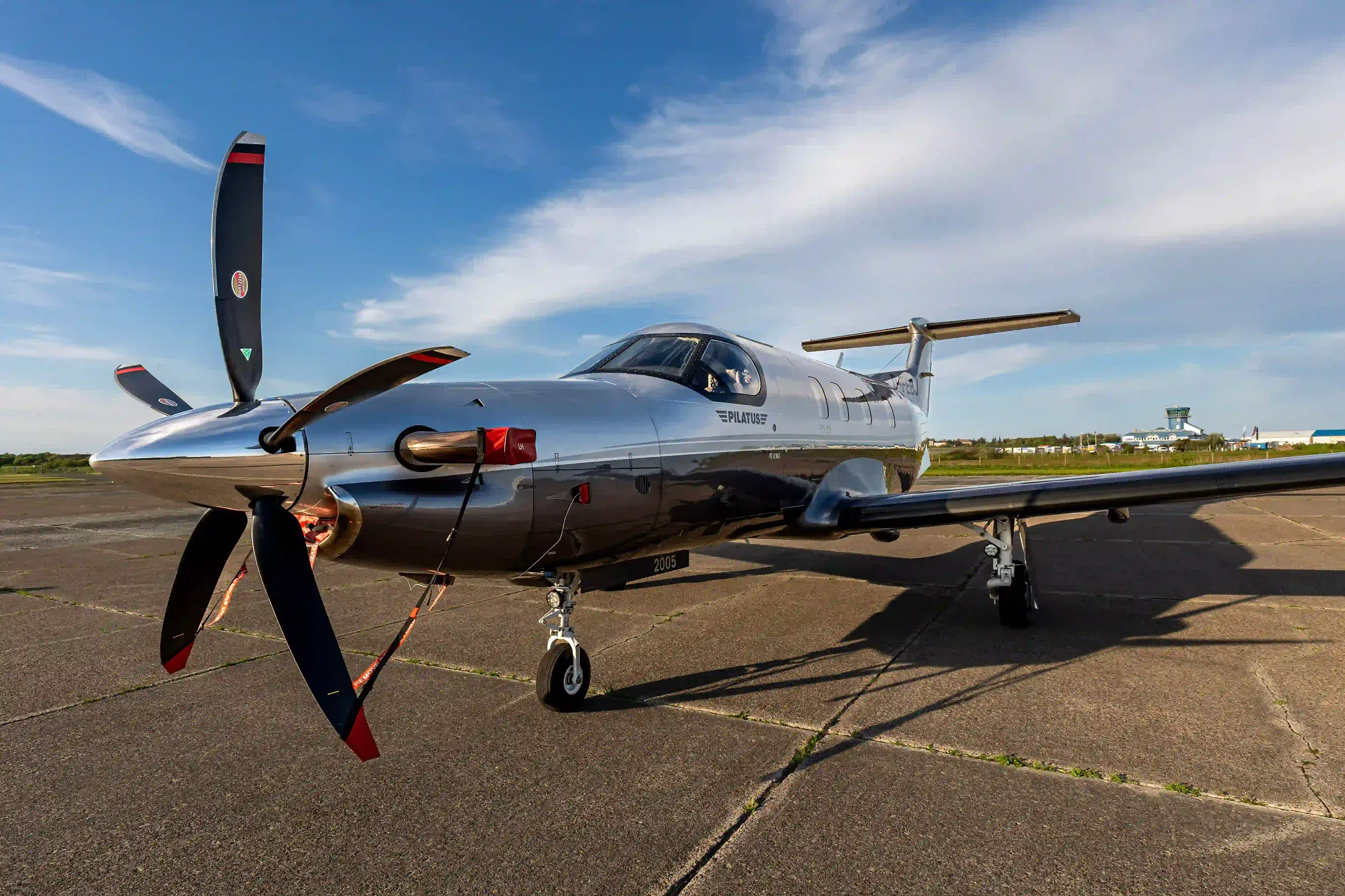 Mobile aircraft detailing at South Grand Lake Regional Airport (1K8) in Ketchum, Oklahoma